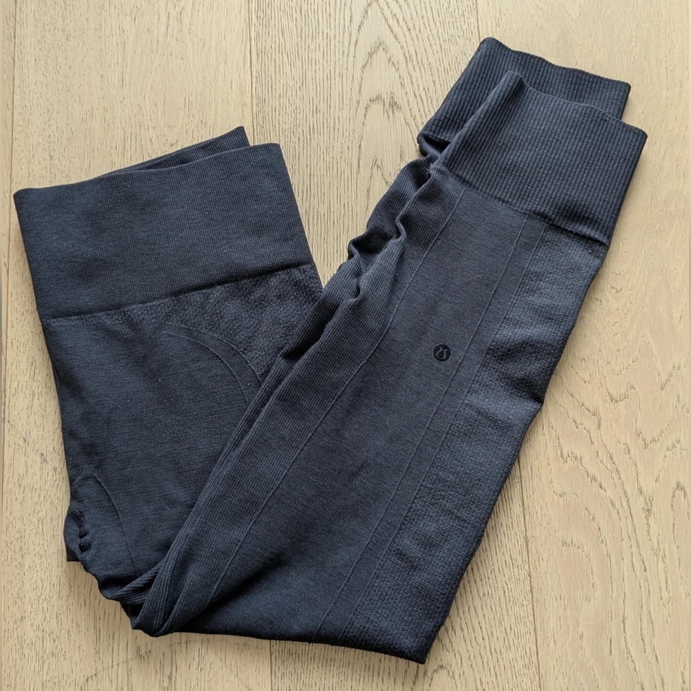Lululemon sz M Ebb To Street Pant Dark Grey Seamless compression legging